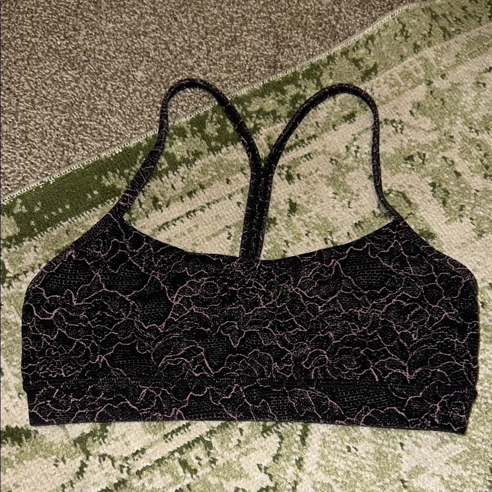 Lululemon sports bra